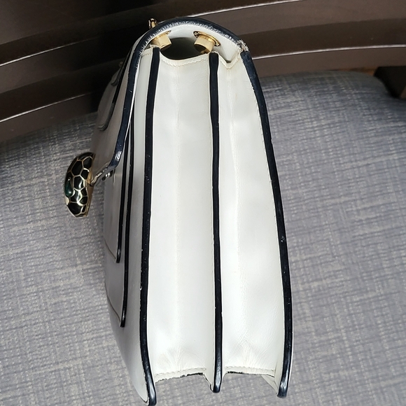 Bvlgari Serpenti Forever Shoulder Bag in White Double Chain...Authentic !! - Picture 6 of 16